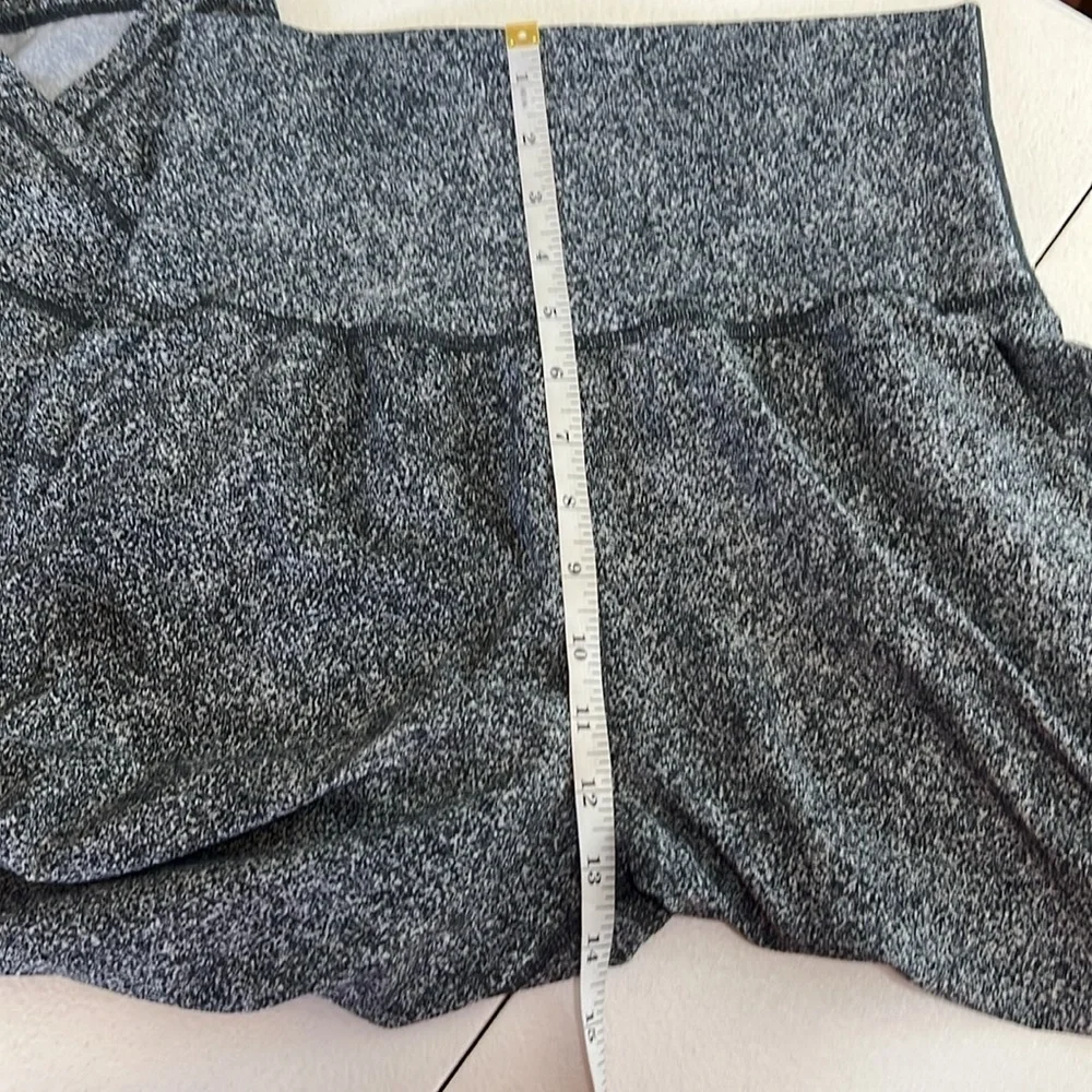 Lululemon &Go On the Go Sz 6 Leggings/Jogger Cropped Pant Grey Speckle Print